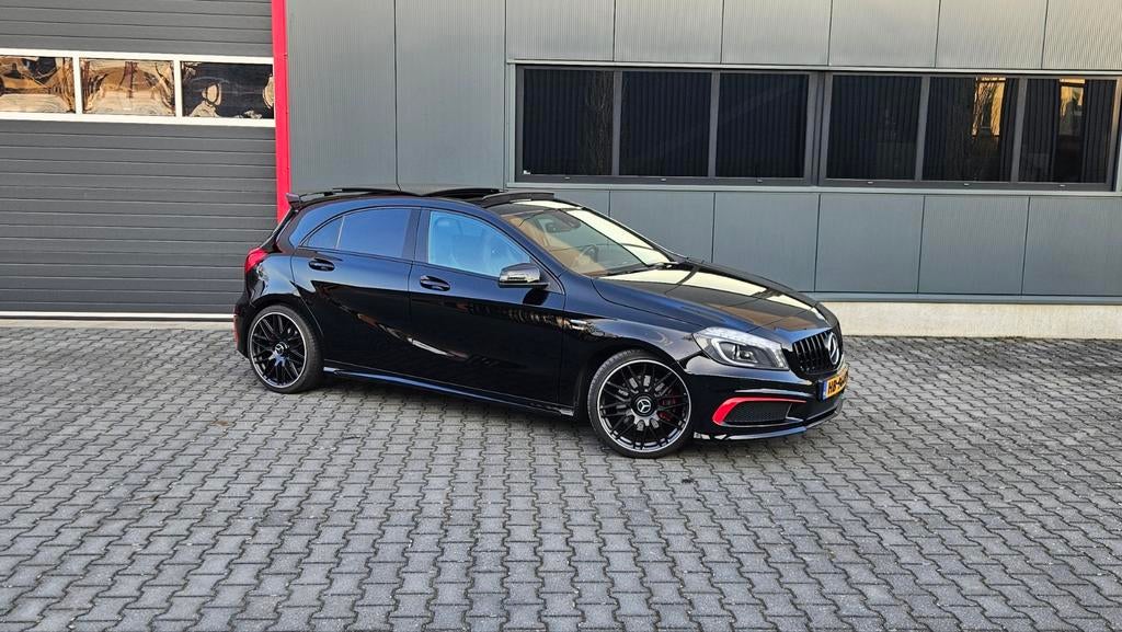 Mercedes-Benz A250S | origineel BRABUS | APK | Pano | 270PK, Auto's, Zwart, 4 cilinders, Zwart, 75 €/maand
