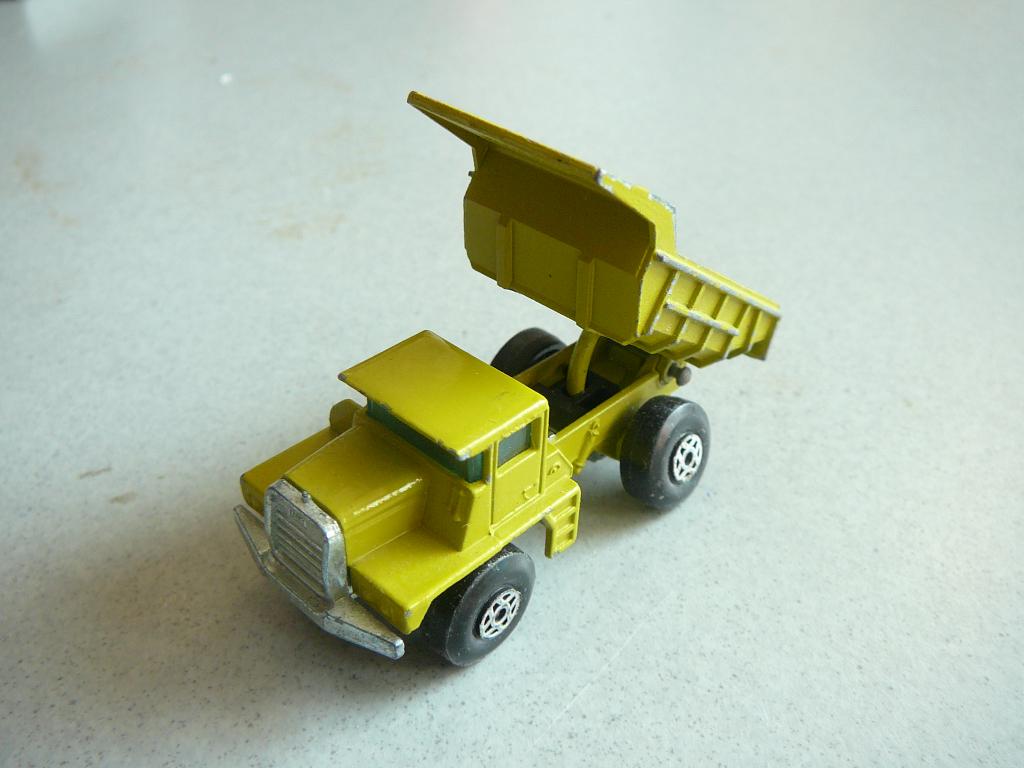 matchbox series no. 28 dump truck, Ophalen of Verzenden, Gebruikt, Bus of Vrachtwagen