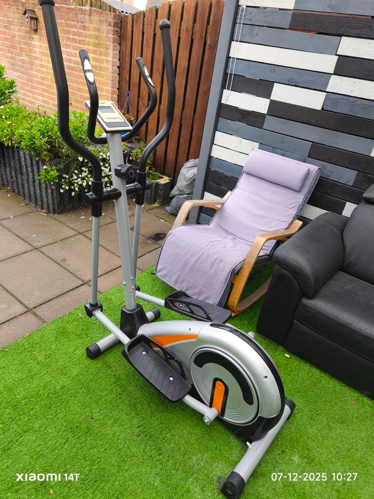Goedwerkende Crosstrainer zoekt nieuwe eigenaar, Ophalen, Gebruikt, Crosstrainer