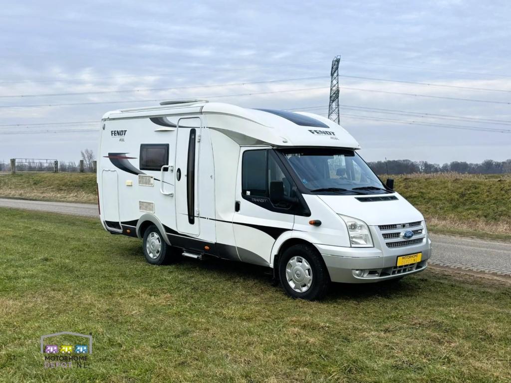 Fendt K400 Compact | 2008 | Dwarsbed | Levelsysteem, Caravans en Kamperen, Campers, Ringverwarming, Tot en met 3, Startonderbreker