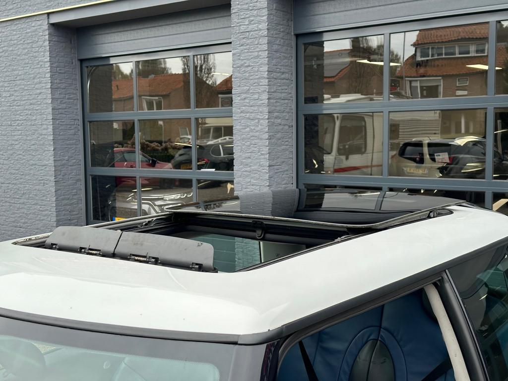 Mini Mini 1.6 Cooper S Chili Airco|Pano|Stoelvw|Pdc|Navi, Voorwielaandrijving, Gebruikt, 4 cilinders, 4 stoelen