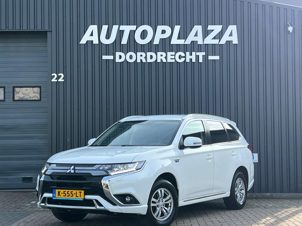 Mitsubishi Outlander 2.4 PHEV Pure TREKHAAK |APPLE CARPLAY |, Auto's, Mitsubishi, Bedrijf, Te koop, Outlander, 4x4, ABS, Achteruitrijcamera