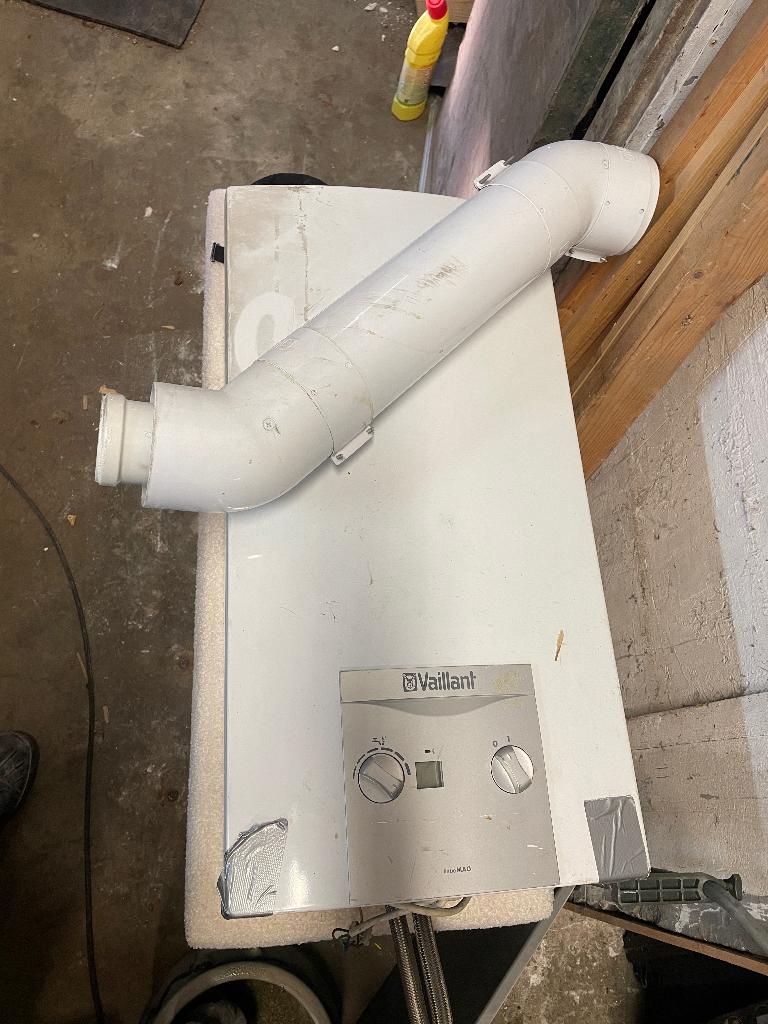 Vaillant turbo MAG geiser gesloten toestel aardgas, Doe-het-zelf en Verbouw, Gebruikt, Aardgas, Ophalen of Verzenden, Minder dan 20 liter