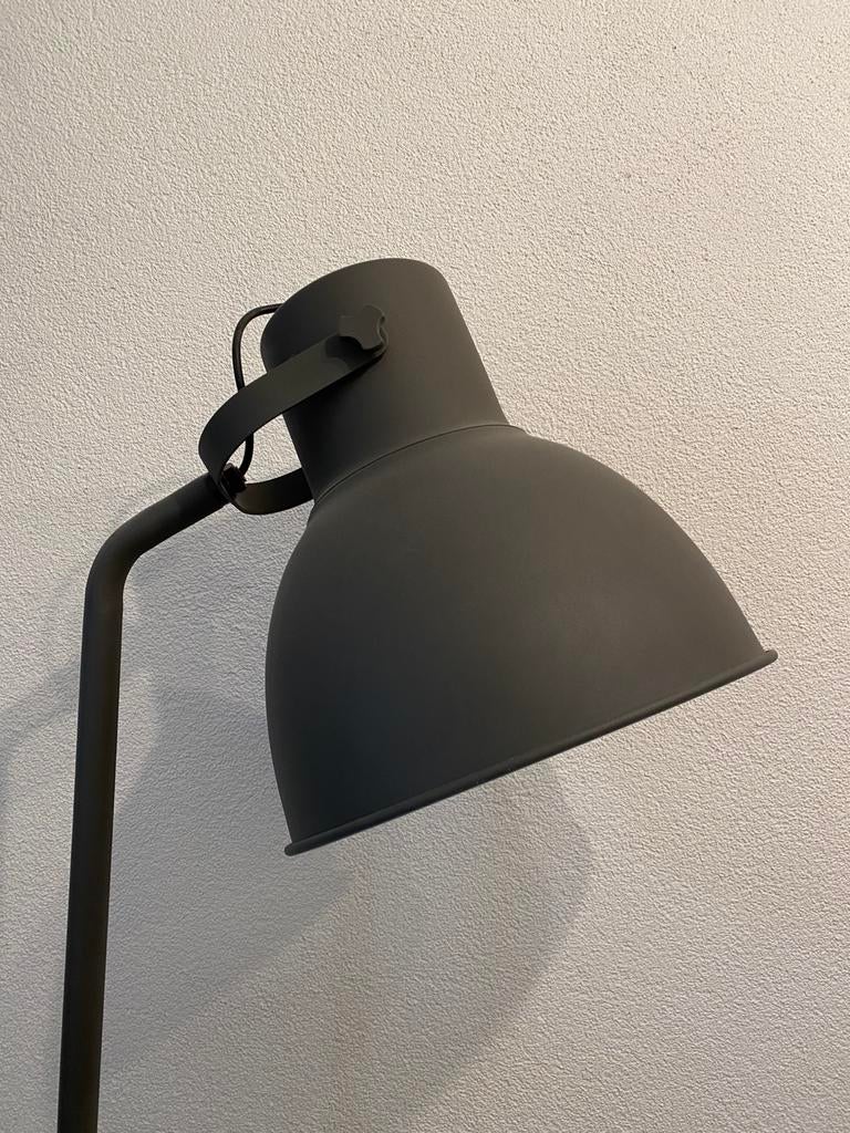 IKEA Hektar Staande Lamp - Donkergrijs, Industriële Stijl, Ophalen, Zo goed als nieuw, Metaal, 150 tot 200 cm