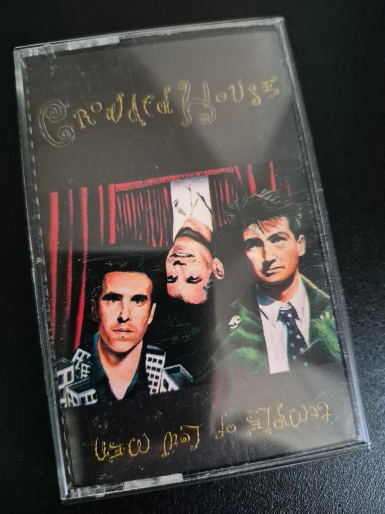 Crowded House - Temple of Low Men cassettebandje, Ophalen of Verzenden, Zo goed als nieuw, Dance, 1 bandje