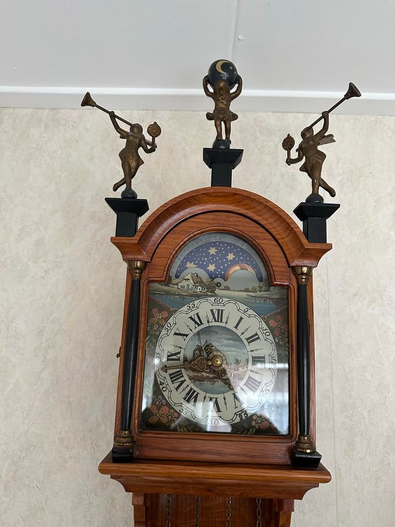 Friese staartklok met beschilderde wijzerplaat en maanstand, Antiek en Kunst, Ophalen
