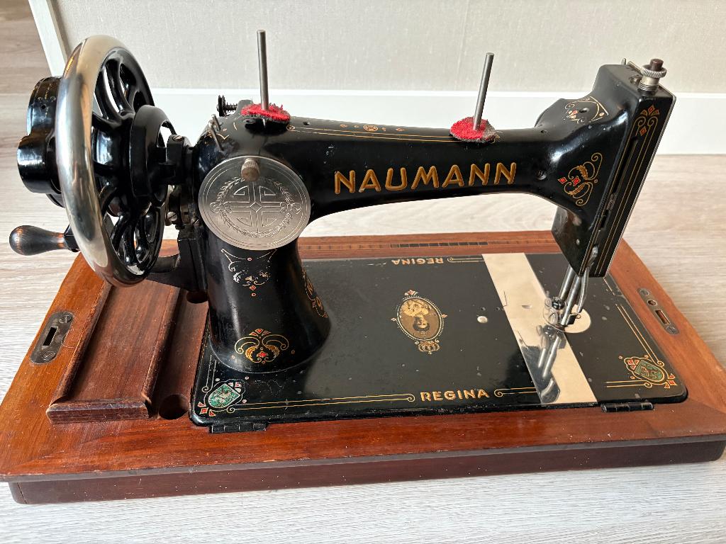Naumann Regina antieke naaimachine, Antiek en Kunst, Antiek | Naaimachines, Ophalen