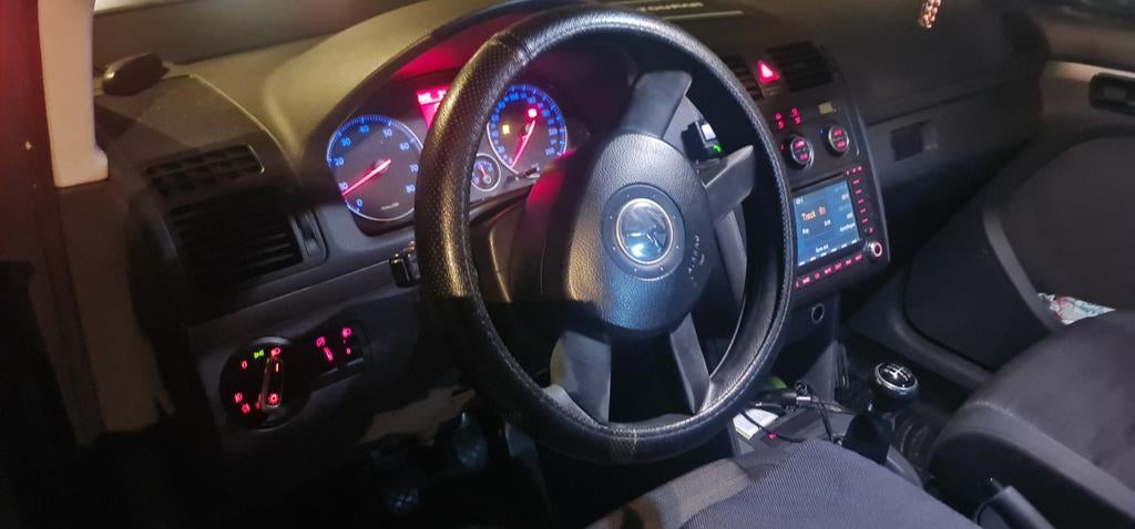 Volkswagen Touran 1.6 85KW 2006 Grijs, Auto's, 4 cilinders, Origineel Nederlands, 75 €/maand, Handgeschakeld