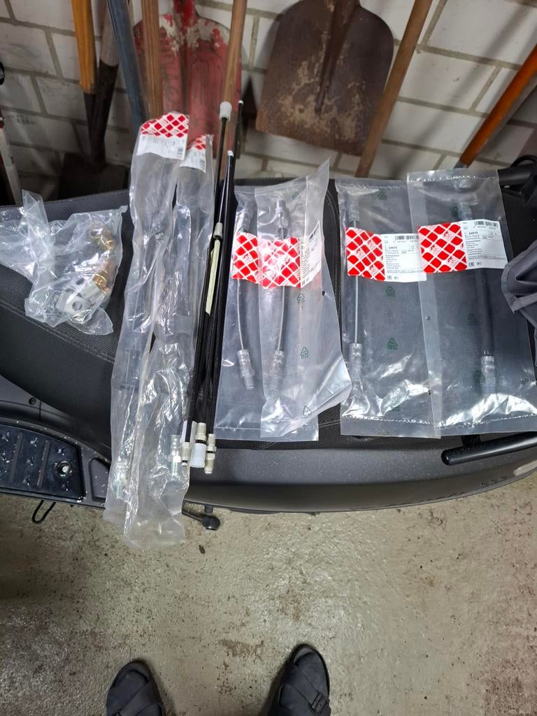 Complete set remleidingen en remslangen voor BMW E32, Ophalen of Verzenden, Nieuw, BMW