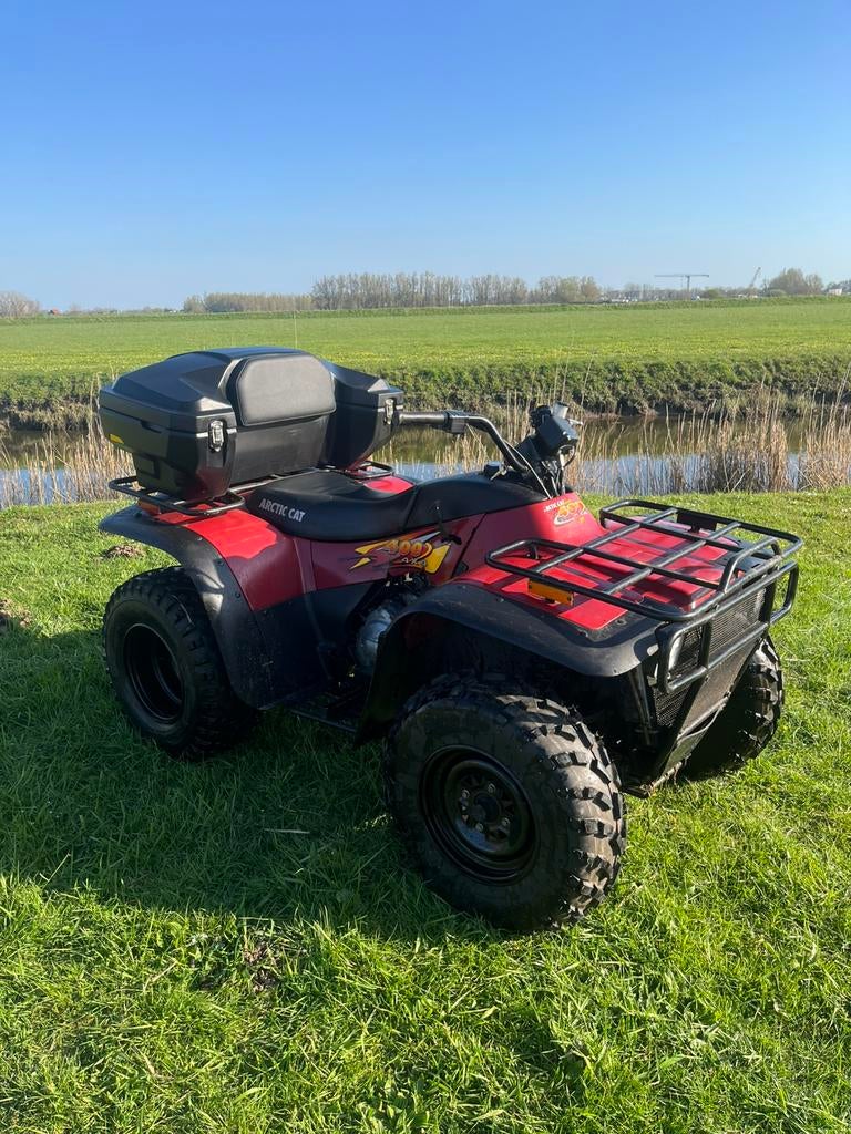 Arctic cat 400cc 4x4 quad, Motoren, Quads en Trikes