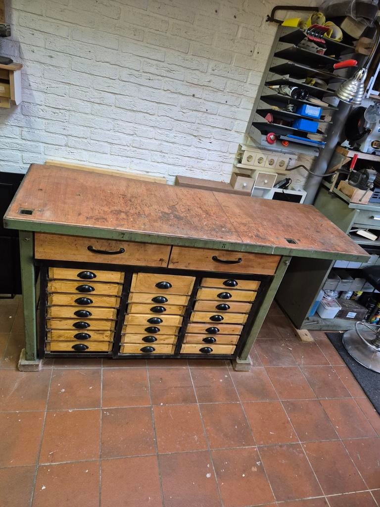 Stevige machine werkbank met veel lades en, Ophalen, Gebruikt, 120 tot 170 cm, Bankschroef