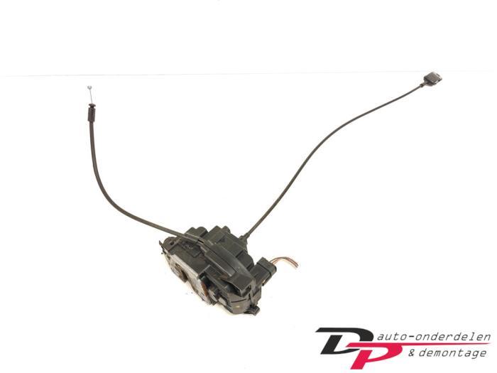 Deurslot Mechaniek 2Deurs rechts van een Renault Clio