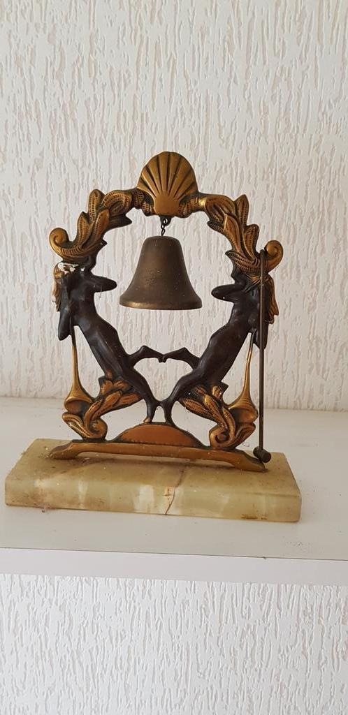 Art deco tafelbel, Ophalen