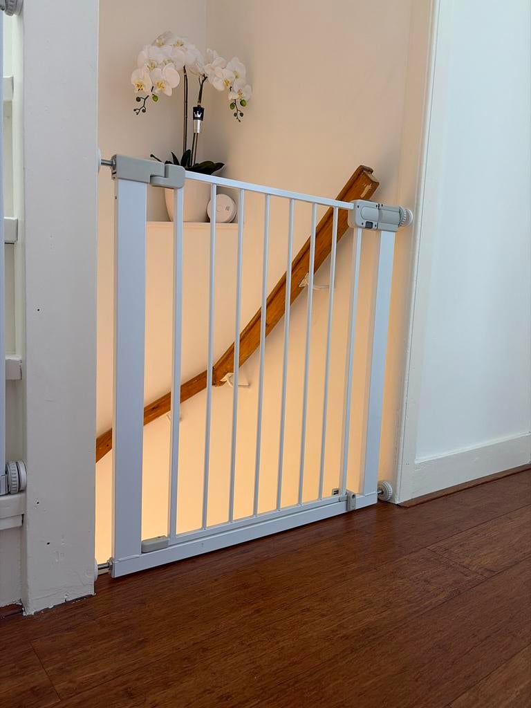 Veiligheidshekje Safety 1st voor trap of deuropening, Kinderen en Baby's, Traphekjes, Ophalen, Gebruikt, Klemhekje, Metaal of IJzer