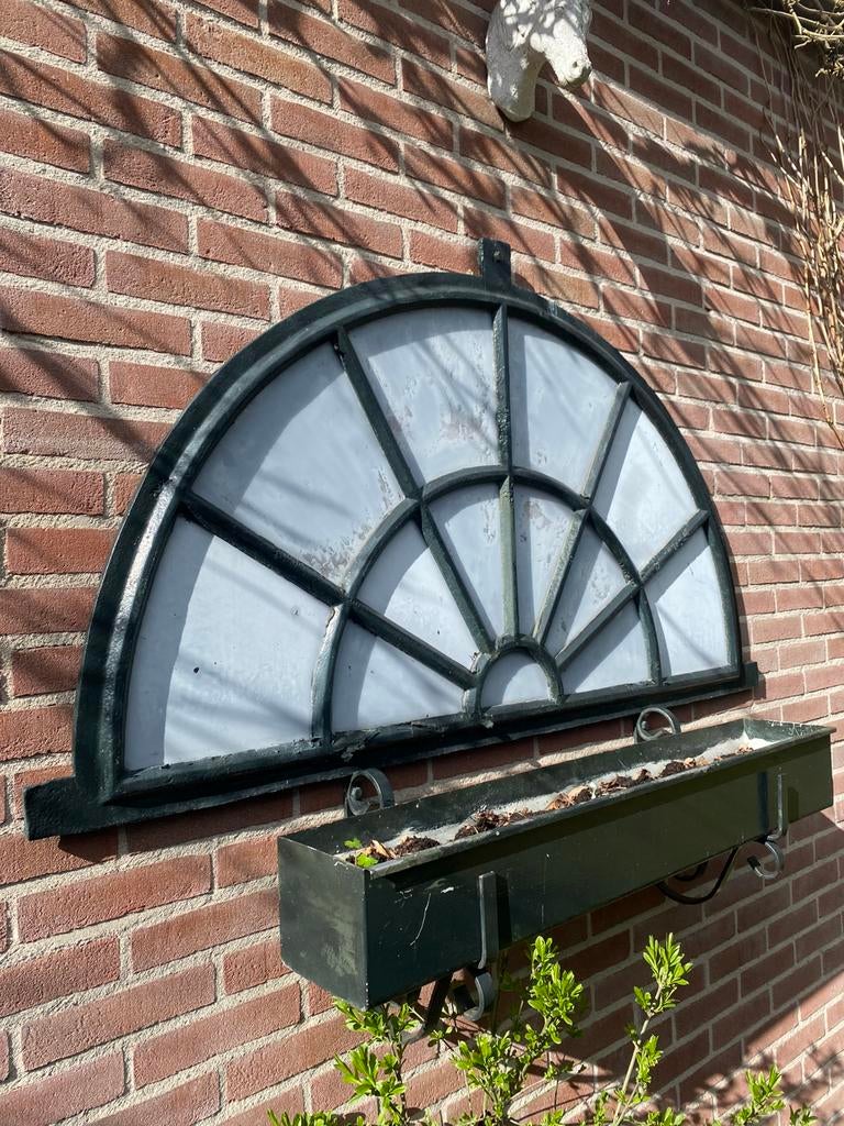 2 grote stalramen met bloembak, Ophalen of Verzenden, Zo goed als nieuw, Gevelraam of Ruit, Minder dan 80 cm