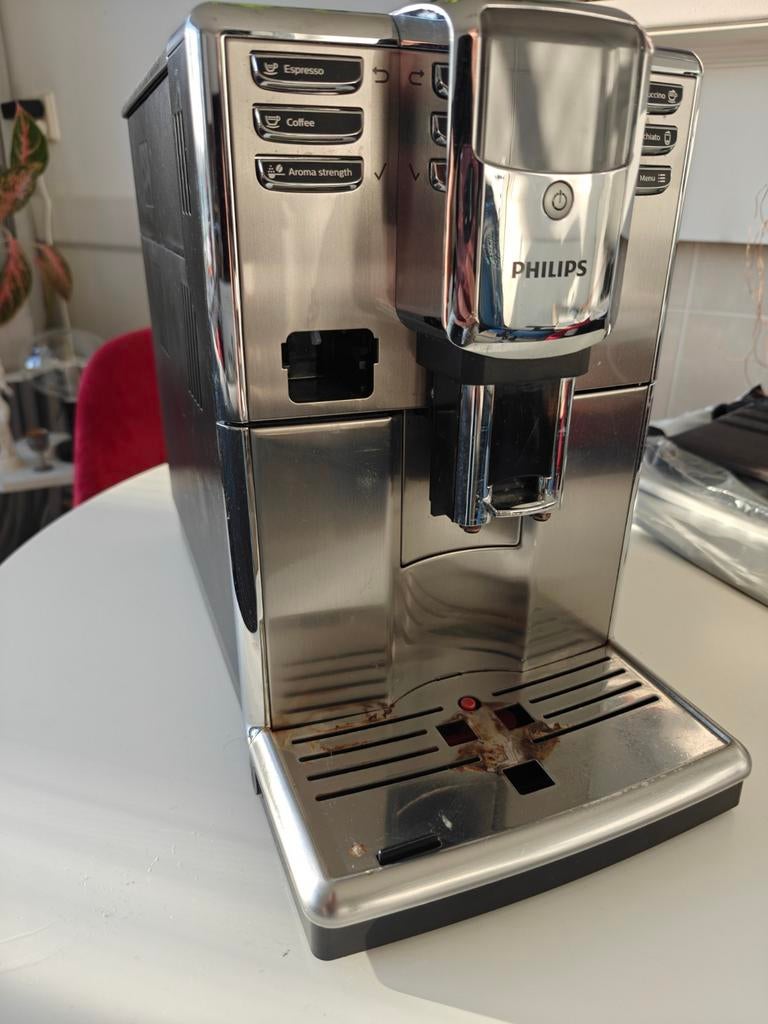 Philips volautomatische koffiemachine EP5365/10, Witgoed en Apparatuur, Koffiezetapparaten, Koffiebonen, Koffiemachine, Ophalen