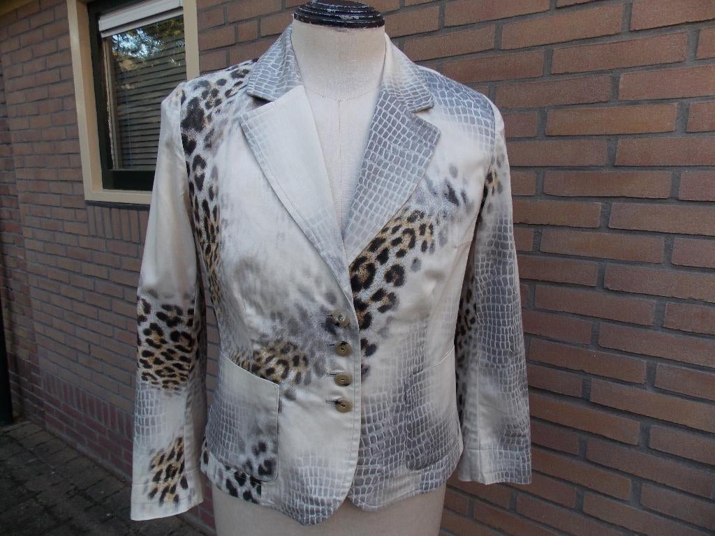 Airfield jasje mooie print en glimmetjes mt 38, Kleding | Dames, Jasjes, Kostuums en Pakken, Maat 38/40 (M), Ophalen of Verzenden