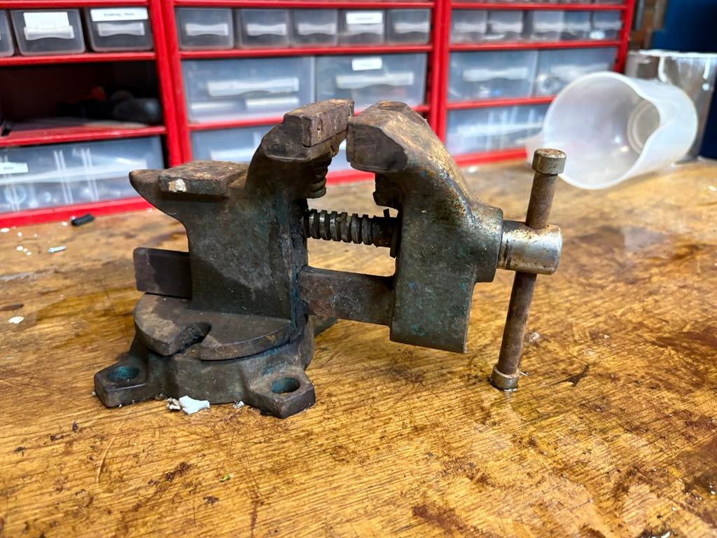 Kleine bankschroef, Ophalen of Verzenden