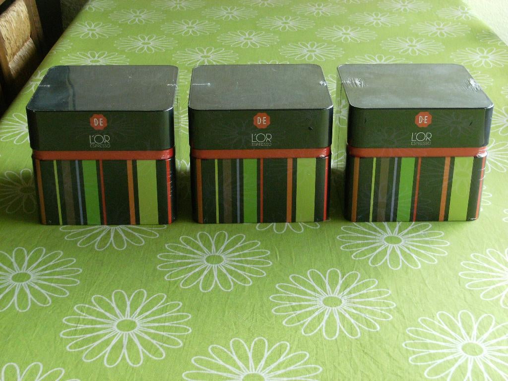 Nieuw in seal: 3 blikken van Douwe Egberts, Huis en Inrichting, Ophalen of Verzenden, Nieuw