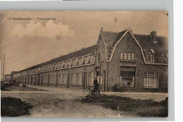 's Gravenzande Fremerijstraat + hoekwinkel, Verzenden, Voor 1920, Ongelopen, Zuid-Holland