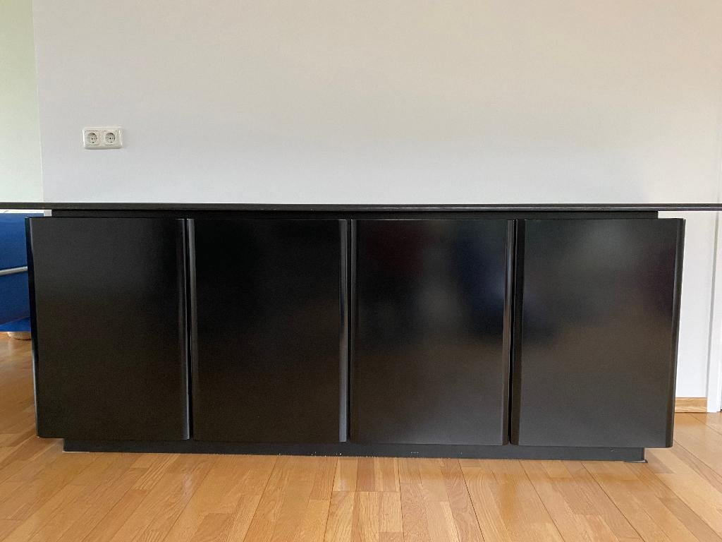 ( Hulsta) zwart dressoir met granieten plaat, Huis en Inrichting, Kasten | Dressoirs, Gebruikt, 200 cm of meer, 25 tot 50 cm, Met lade(s)