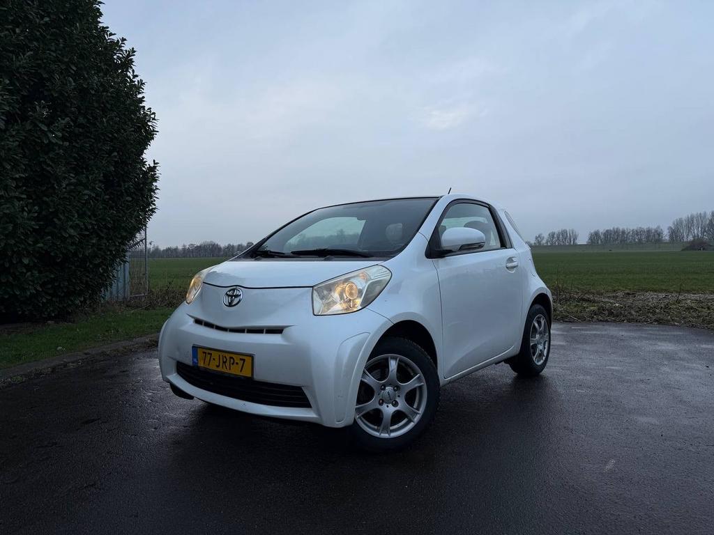 Toyota IQ 1.0 2009 Wit goede staat, 4 stoelen, Origineel Nederlands, Handgeschakeld, 3 cilinders