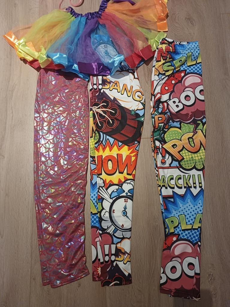 Carnavalskleding: Leggings (maat S/M), pruiken, rok, hoed..., Kleding | Dames, Carnaval, Ophalen of Verzenden, Zo goed als nieuw