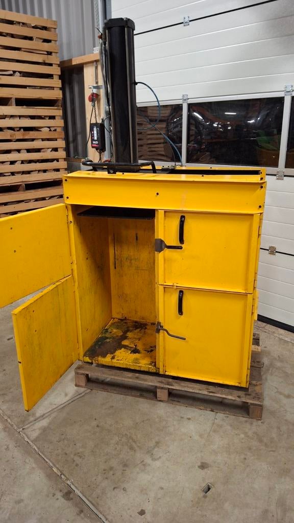 Pneumatische Afvalpers kartonpers, Ophalen of Verzenden