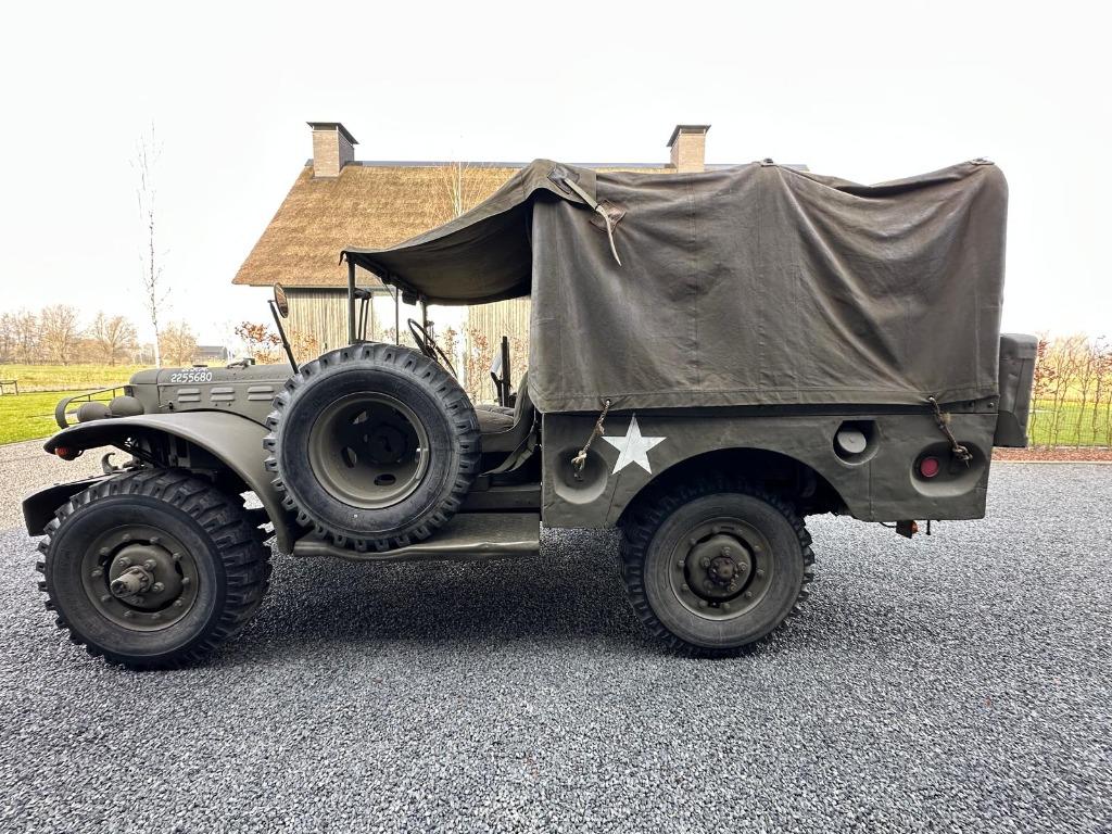 Dodge WC51 - 1943, Handgeschakeld, Particulier, Dodge, Groen