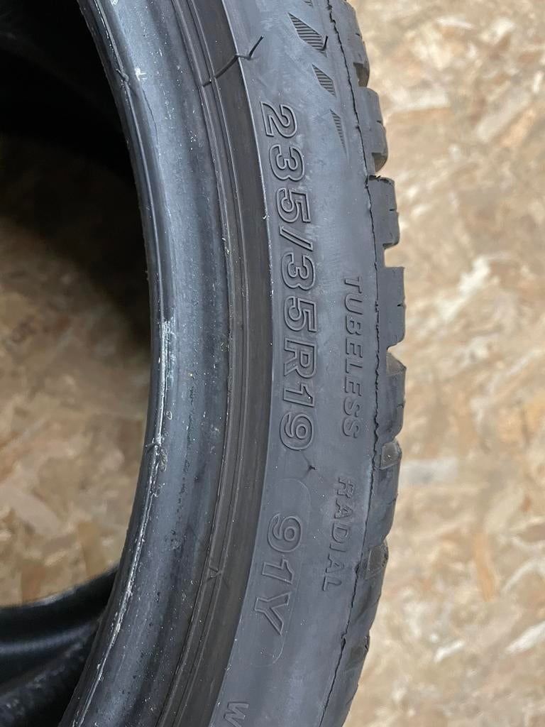 Gebruikte All Season banden 235-35-19 in sets van 2 of 4, Autobedrijf Bovak, Gebruikt, Weidehek 58c, 235 mm