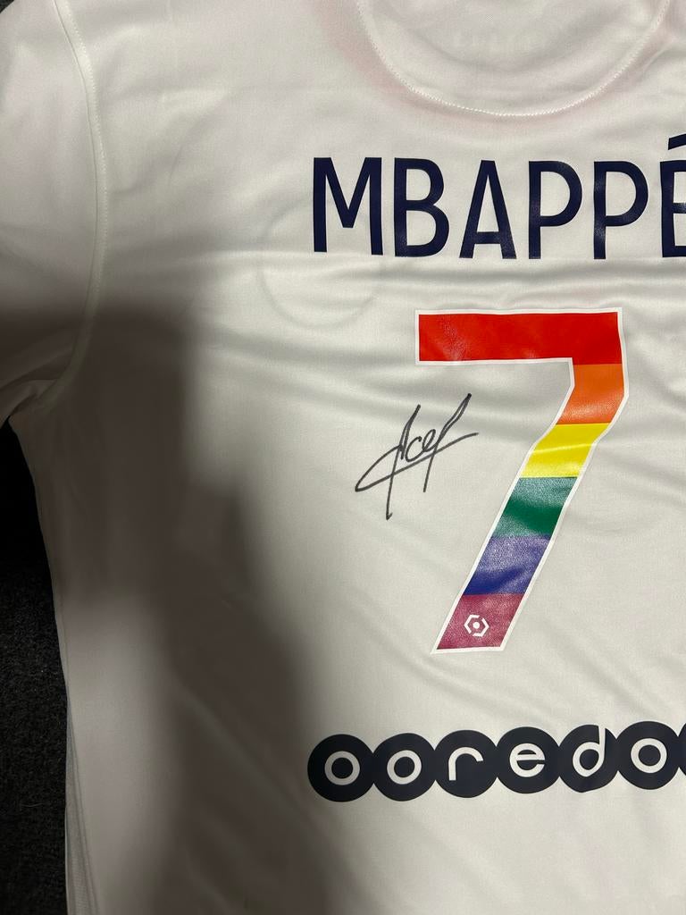 Gesigneerd PSG Shirt 2021/2022 Mbappe COA, Verzamelen, Sportartikelen en Voetbal, Ophalen, Zo goed als nieuw, Buitenlandse clubs