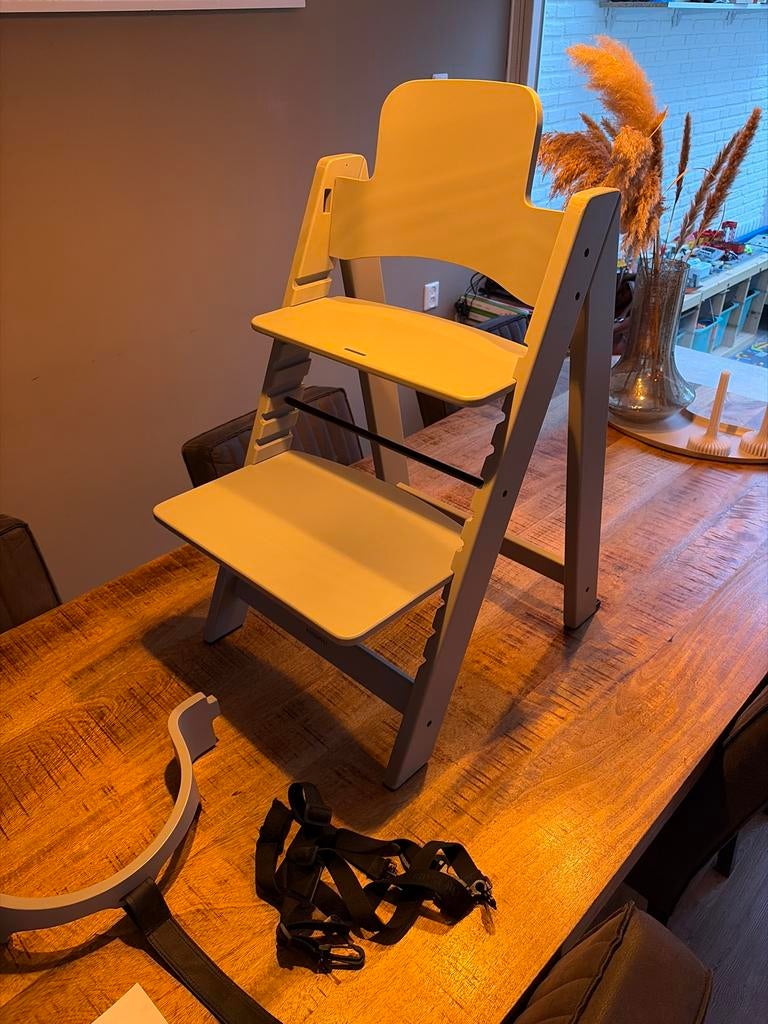 Kidsmill Up! Meegroeistoel nette staat, Kinderen en Baby's, Kinderstoelen, Ophalen, Zo goed als nieuw, Meegroeistoel, Gordel(s)