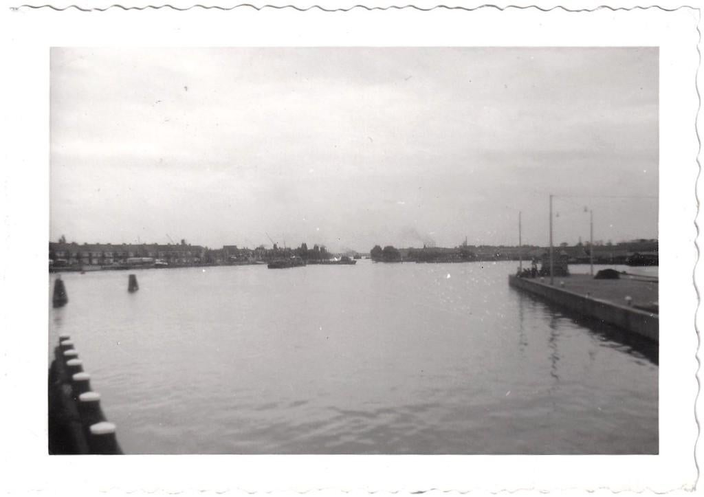 Foto Zaandam 1958 - Rivier Kanaal Schip, Gebruikt, Foto, Ophalen of Verzenden, 1940 tot 1960
