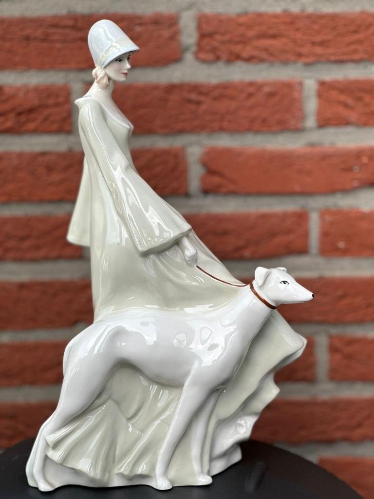 porselein beeld LARGE ROYAL DOULTON LADY windhond greyhound, Antiek en Kunst, Antiek | Porselein, Ophalen of Verzenden