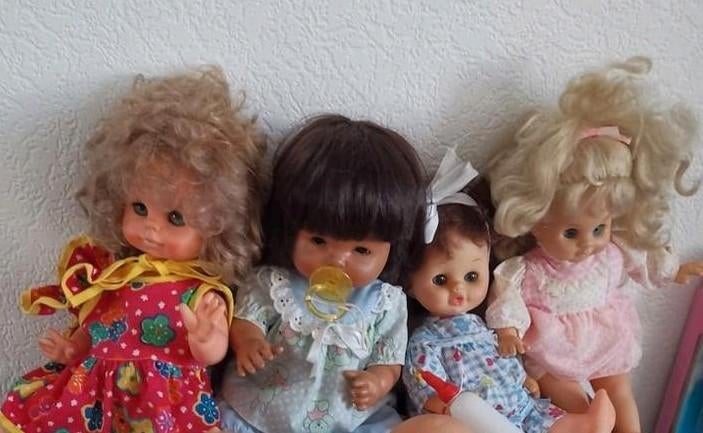 4 vintage poppen, Ophalen of Verzenden, Gebruikt, Babypop