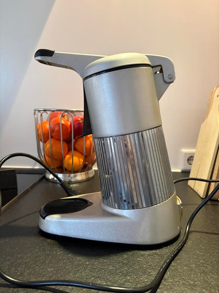 Princess Citruspers. Stevige metalen uitvoering – Werkt goed, Ophalen, Gebruikt, Elektrisch, Citruspers