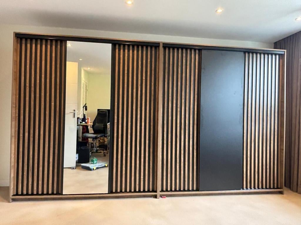 KLEDINGKAST MET TRANSPORT EN MONTAGE, Met deur(en), 150 tot 200 cm, Nieuw, Glas