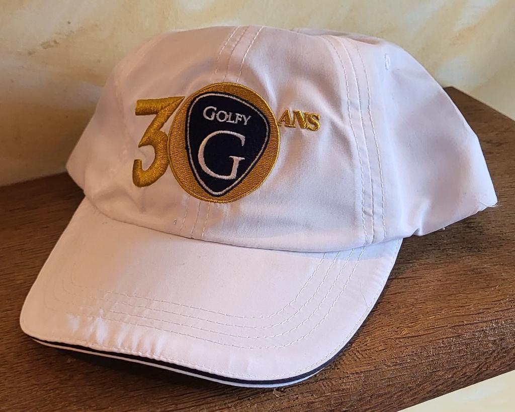 GOLFY 30 jaar, Witte golfpet 100% katoen *** NIEUW ***, Ophalen of Verzenden, Nieuw, Kleding, Overige merken