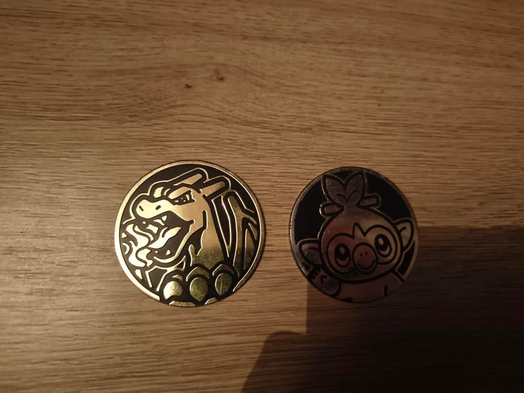 Pokemon munten, Ophalen of Verzenden, Zo goed als nieuw