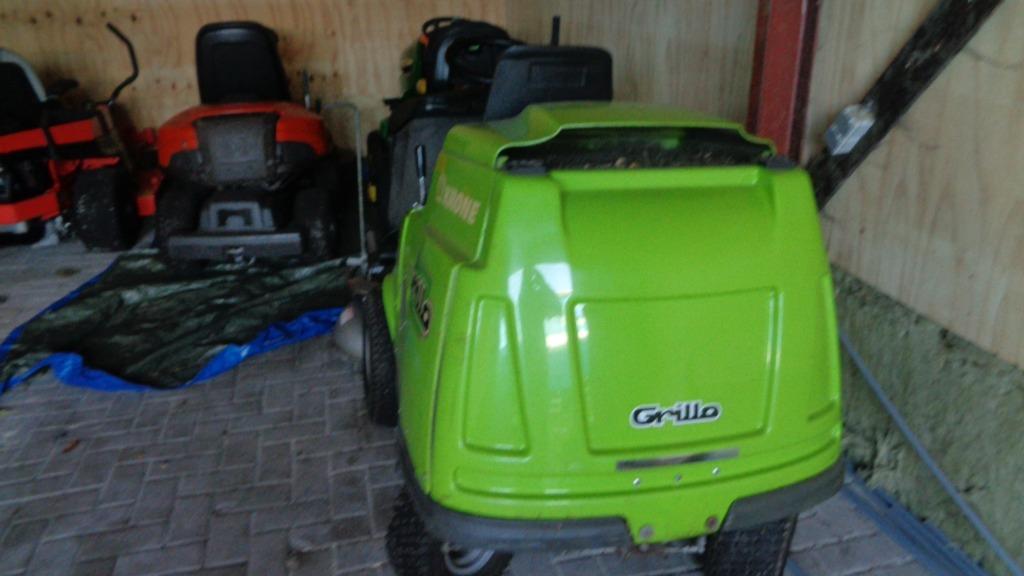 zware grillo zitmaaier  met vangbak  vangbak electrisch kiep, Ophalen, Grillo, Nederland, Opvangbak