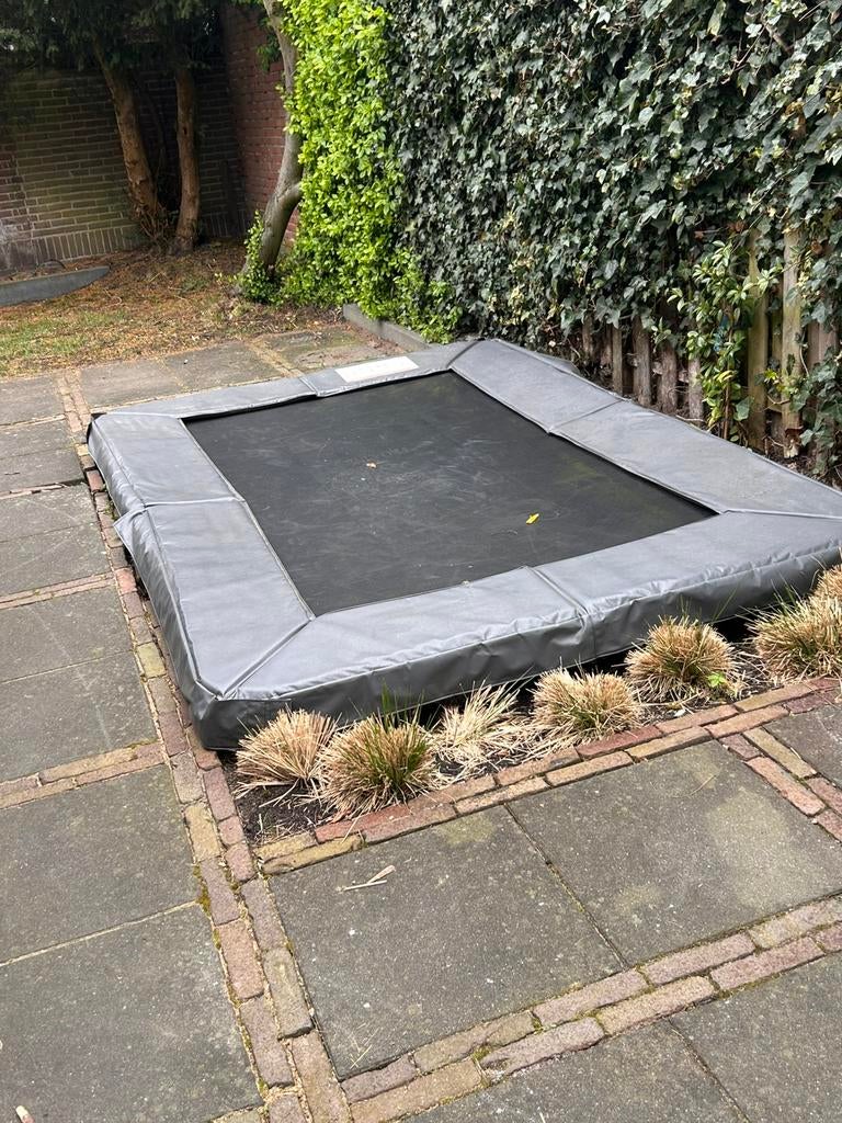 Grote Trampoline. Bijna gratis, Kinderen en Baby's, Speelgoed | Buiten | Trampolines, Ophalen, Zo goed als nieuw