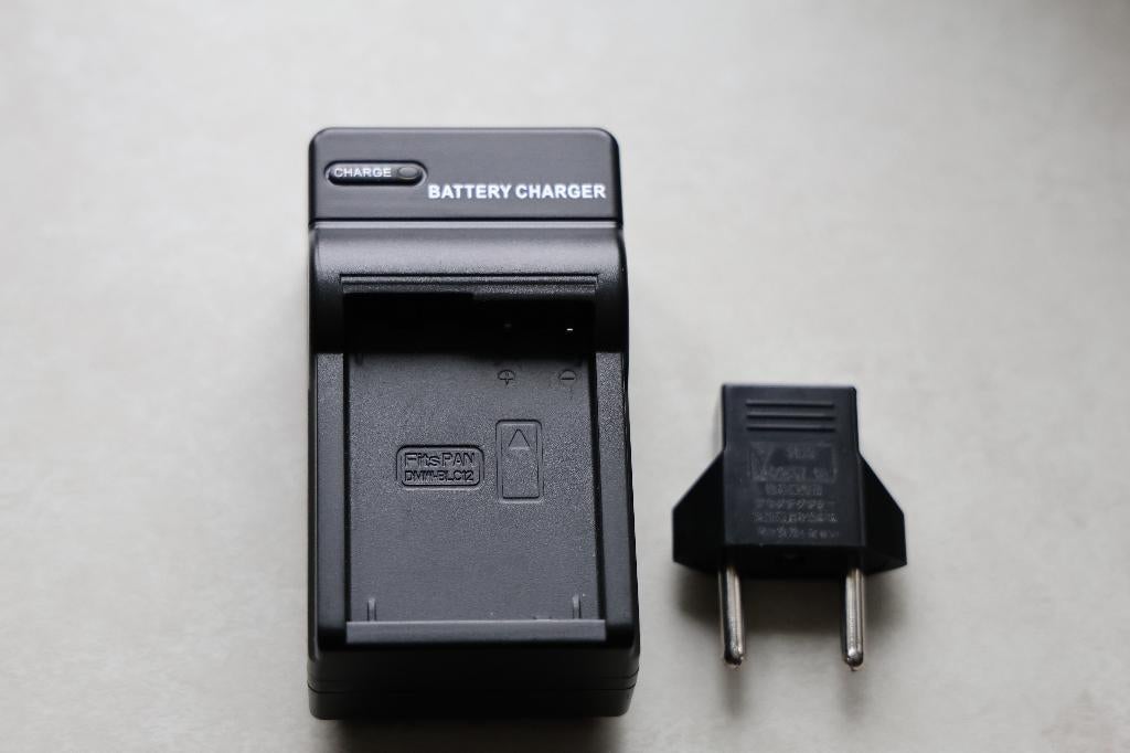 Travel Acculader voor Panasonic accu DMW-BLC12, Ophalen of Verzenden, Zo goed als nieuw