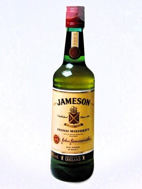 Aparte ansichtkaart Jameson whiskey vorm whisky fles, Ophalen of Verzenden, Gebruiksvoorwerp