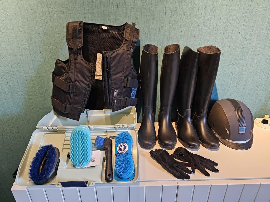Paardrijspullen diverse, Dieren en Toebehoren, Paardrijkleding, Ophalen, Zo goed als nieuw, Overige soorten, Overige typen