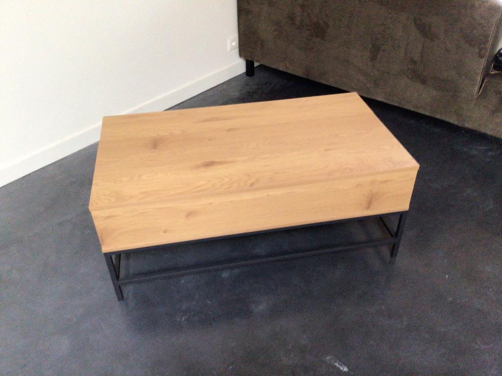 Salontafel Jysk AABENRAA opklapbaar blad in warm eiken kleur, Huis en Inrichting, Tafels | Salontafels, Ophalen, Gebruikt, 100 tot 150 cm