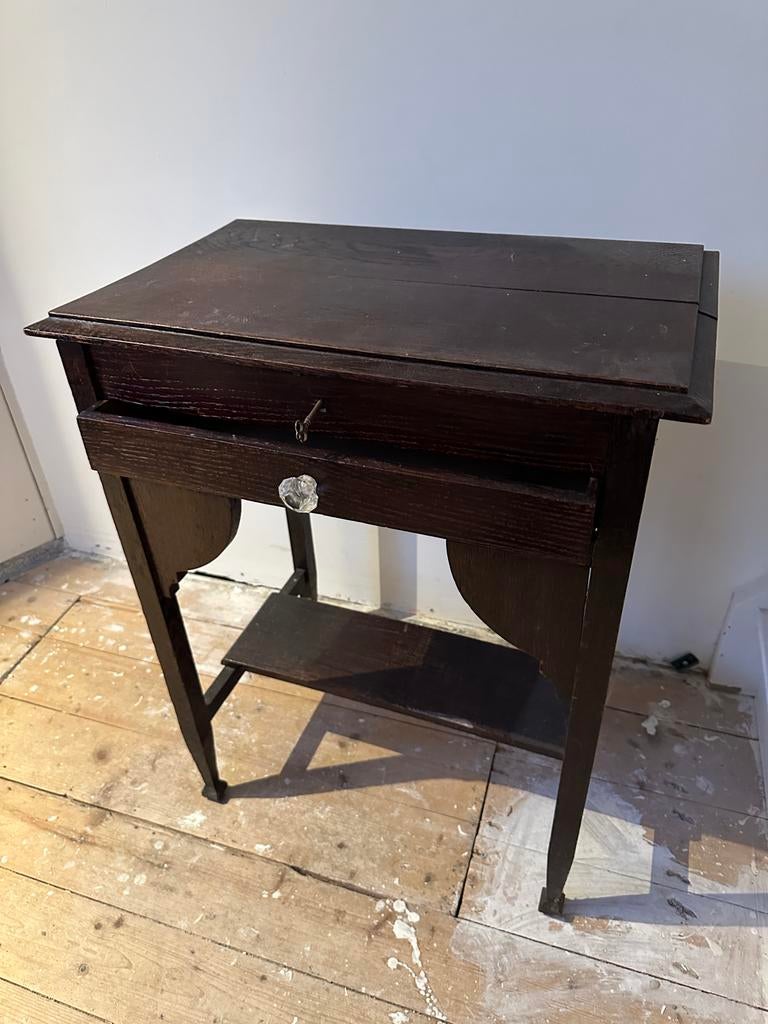 Houten kastje met spiegel en lade, Ophalen