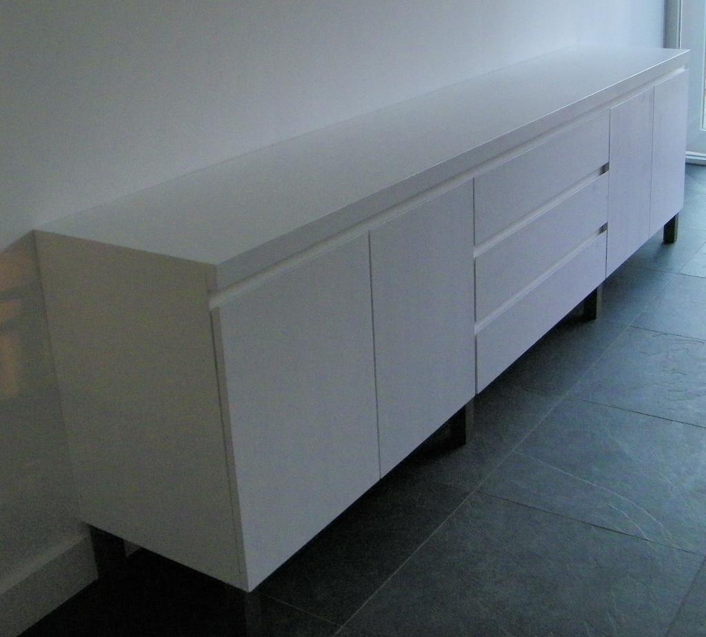 Dressoir wit massief eiken hout modern design op maat., 150 tot 200 cm, Nieuw, Ophalen of Verzenden, Met deur(en)