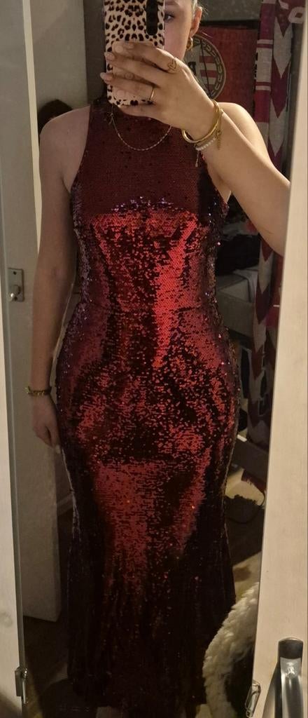 Rode galajurk met pailletten maat S, Ophalen of Verzenden, Zo goed als nieuw, Rood, Onder de knie