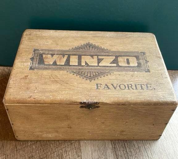 Uniek houten sigarenkistje Winzo, Verzamelen, Rookartikelen, Aanstekers en Luciferdoosjes, Ophalen of Verzenden, Gebruikt