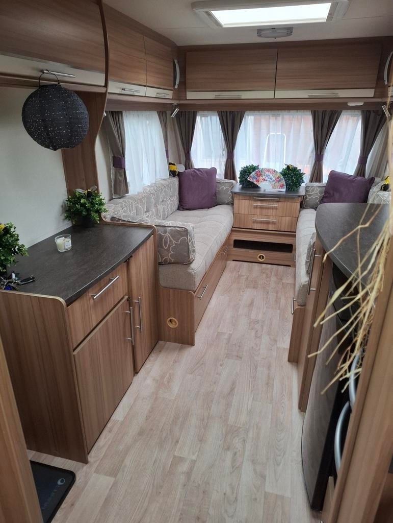 Mooie nette Lunar Quasar 462, 2016